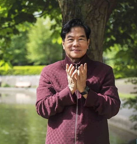 Master Mantak Chia talking about his free qigong training online Taoism workshop
